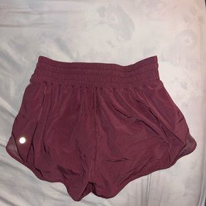 Lululemon Hotty Hot Short 4”